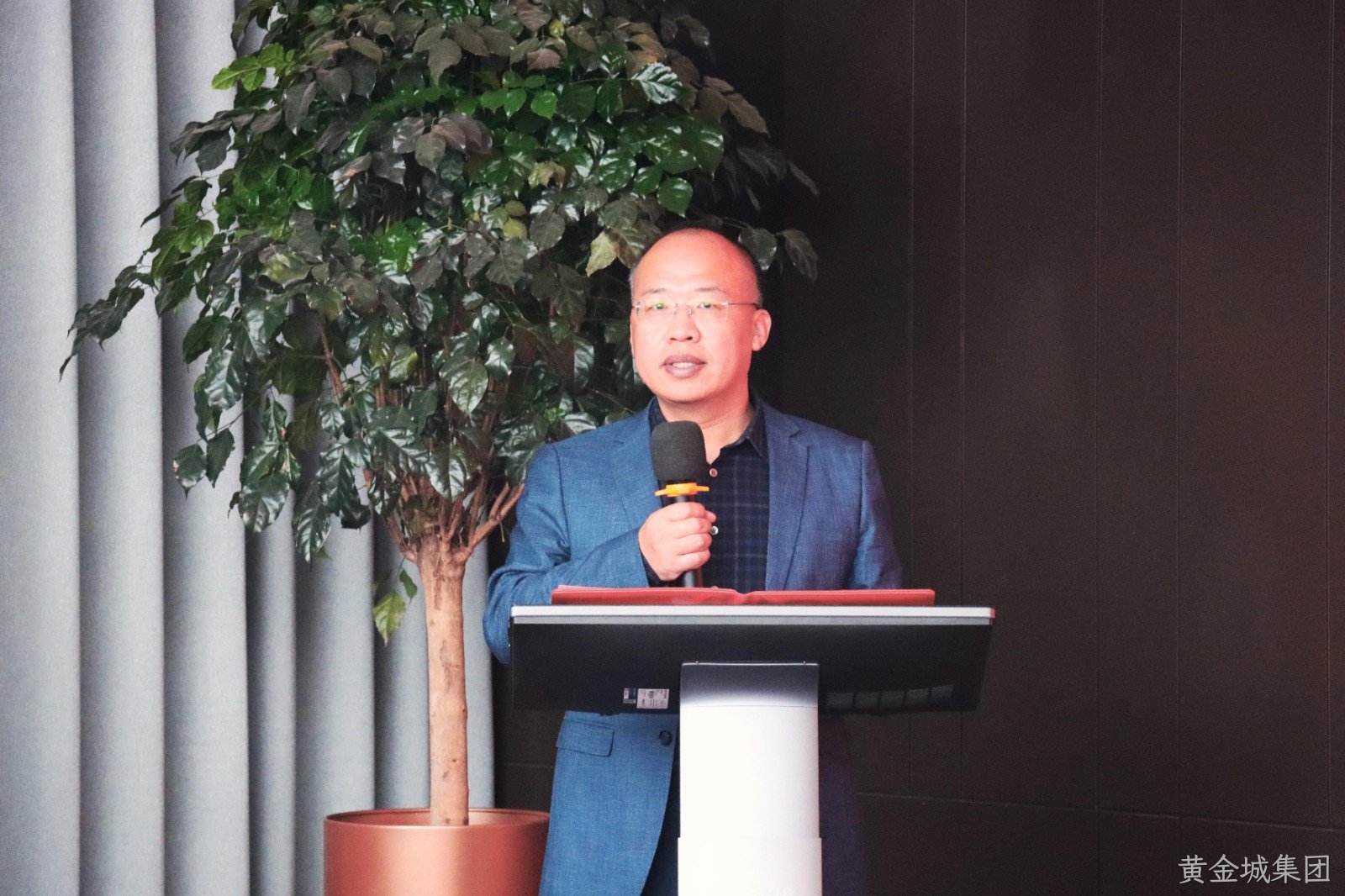 1737382971500979.jpg IMG_31-(0-01-36-12)(轻微美颜,眉毛加深一点点).jpg